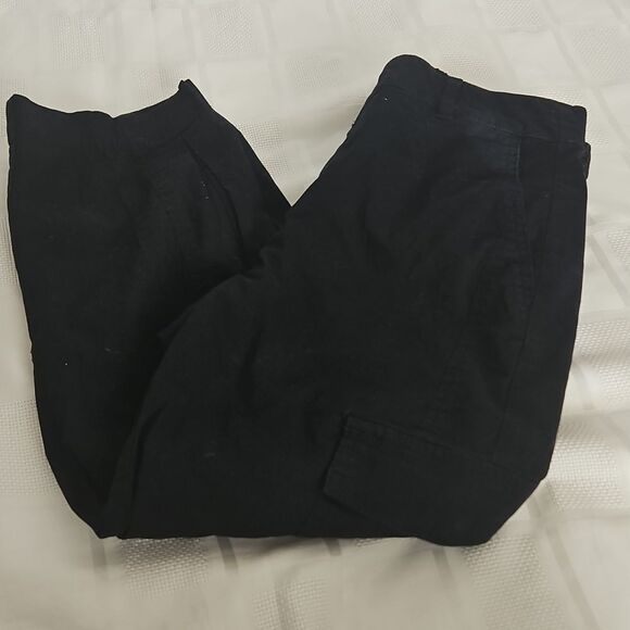 Women's Black Cargo Capri Cotton Pants - Picture 8 of 16